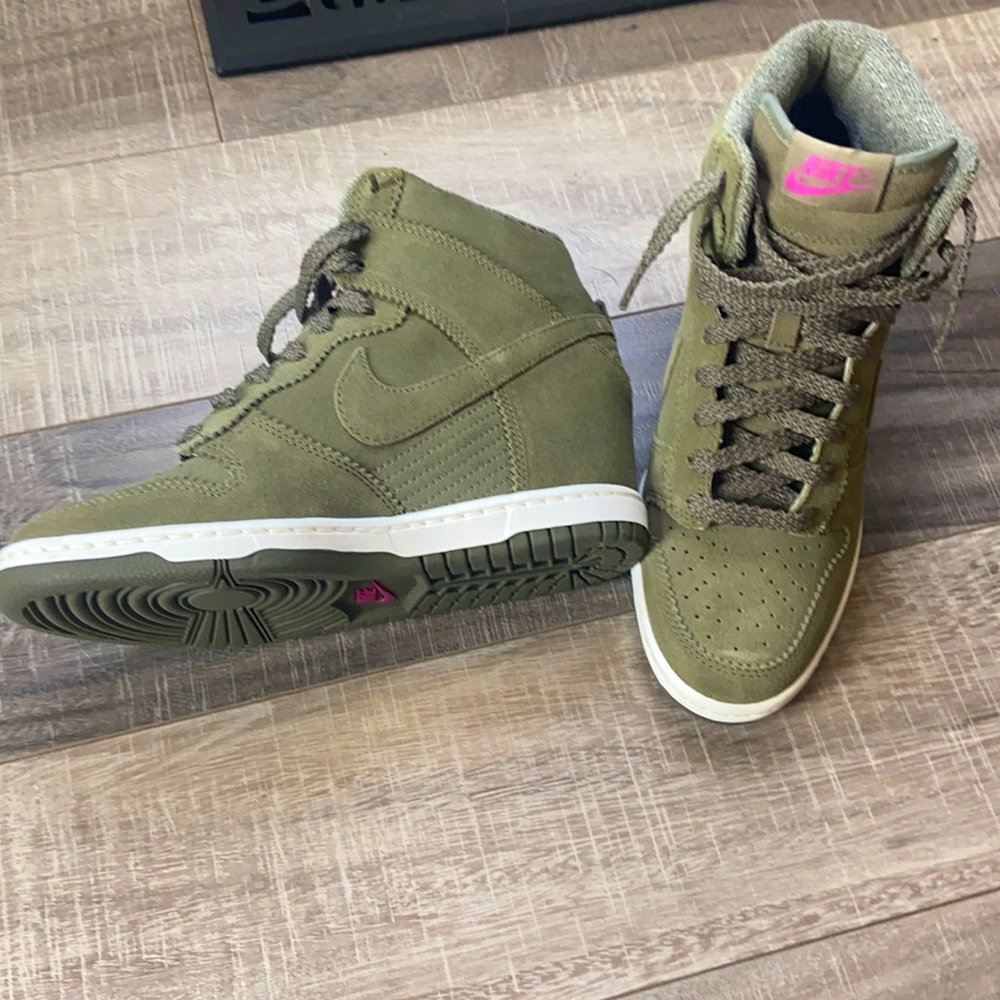 BNWOT! Nike Dunk Sky High Suede Olive Sneaker